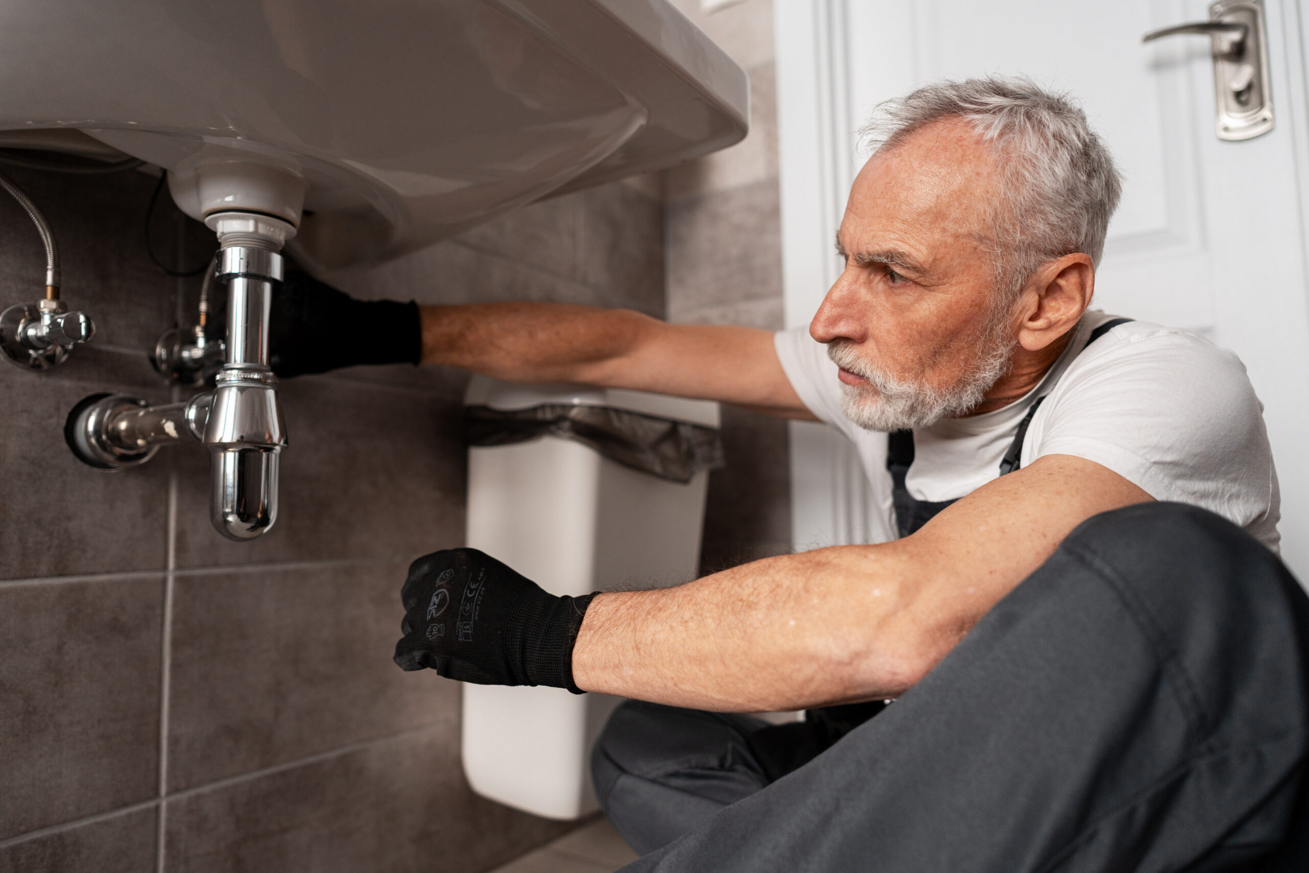 Fuel card and fleet fueling solutions for plumbing companies, service vans, and plumbing crews